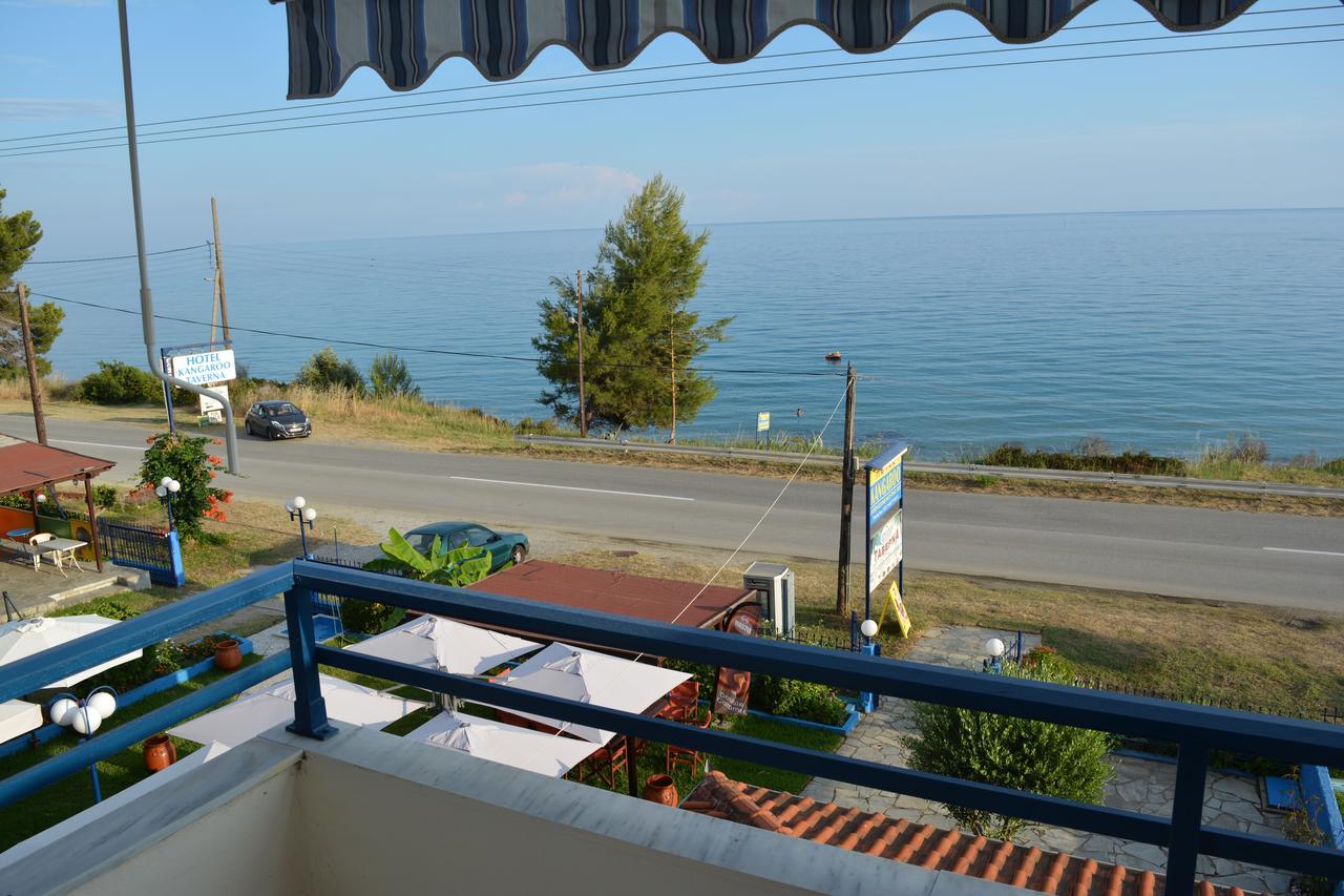Kangaroo Hotel Mola Kalyva Exteriér fotografie